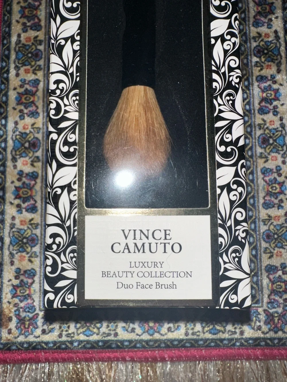 Vince Camuto Luxury Beauty Duo Face Brush - BNIB